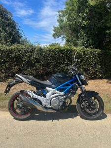 SUZUKI GLADIUS 650_right