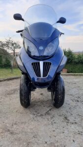 PIAGGIO MP3 400_front