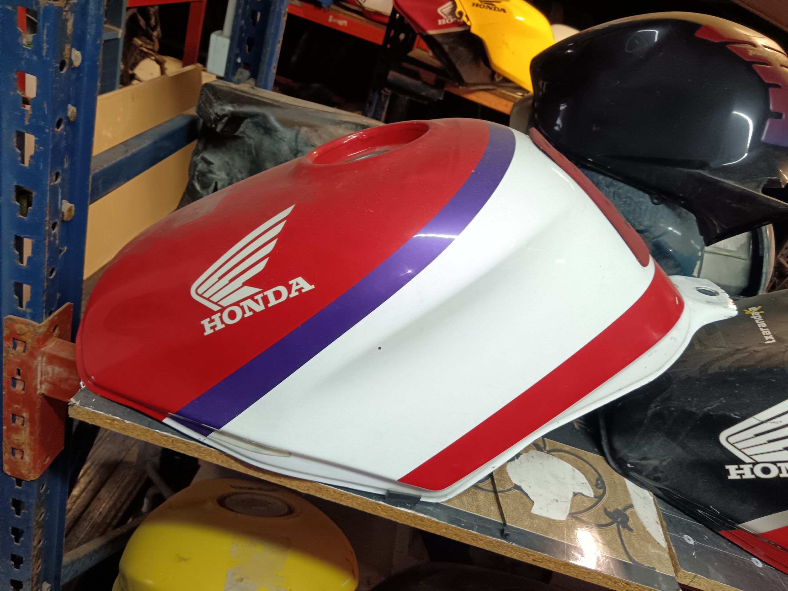 Depósito de gasolina HONDA CBR 600 F2 años 1991 a 1997 - Imagen 5