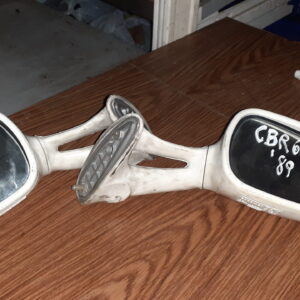 Espejos retrovisores HONDA CBR 600 F año 1989. 150€ par. Recambio original.