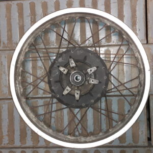 Llanta Yamaha XT 600 1998. Recamio original