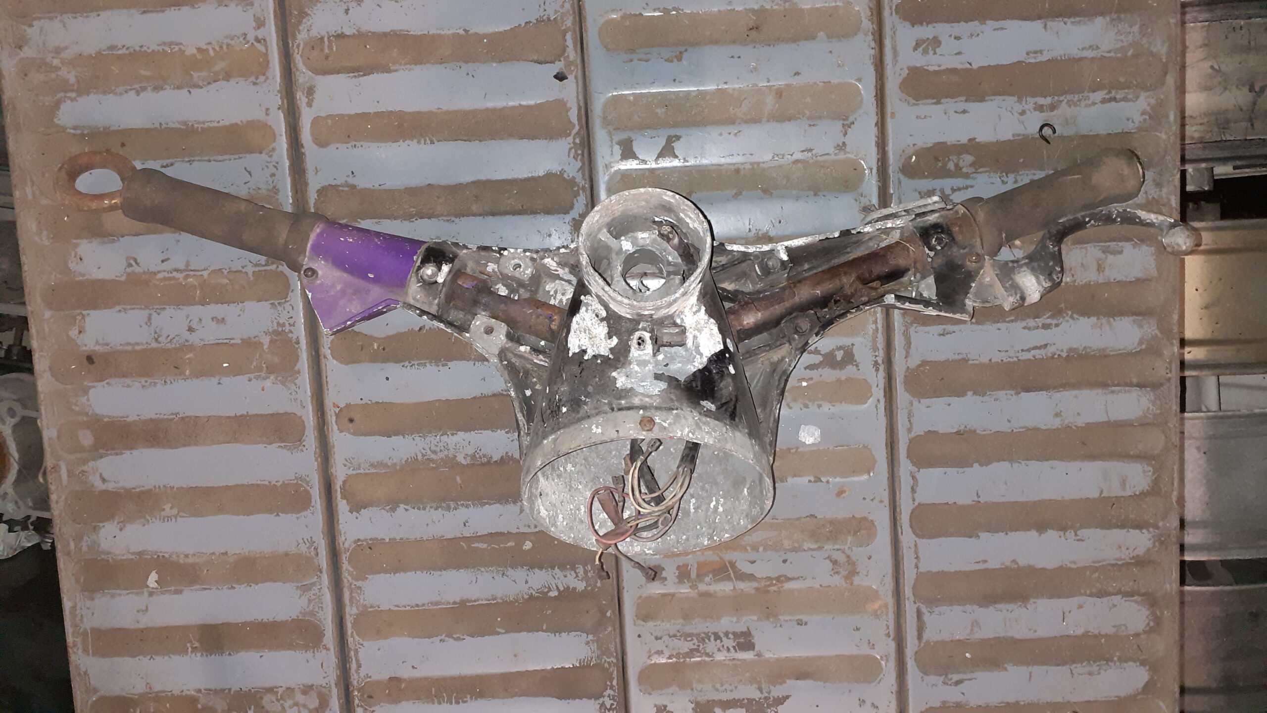 Manillares de Vespa. Precios a consultar. - Imagen 3