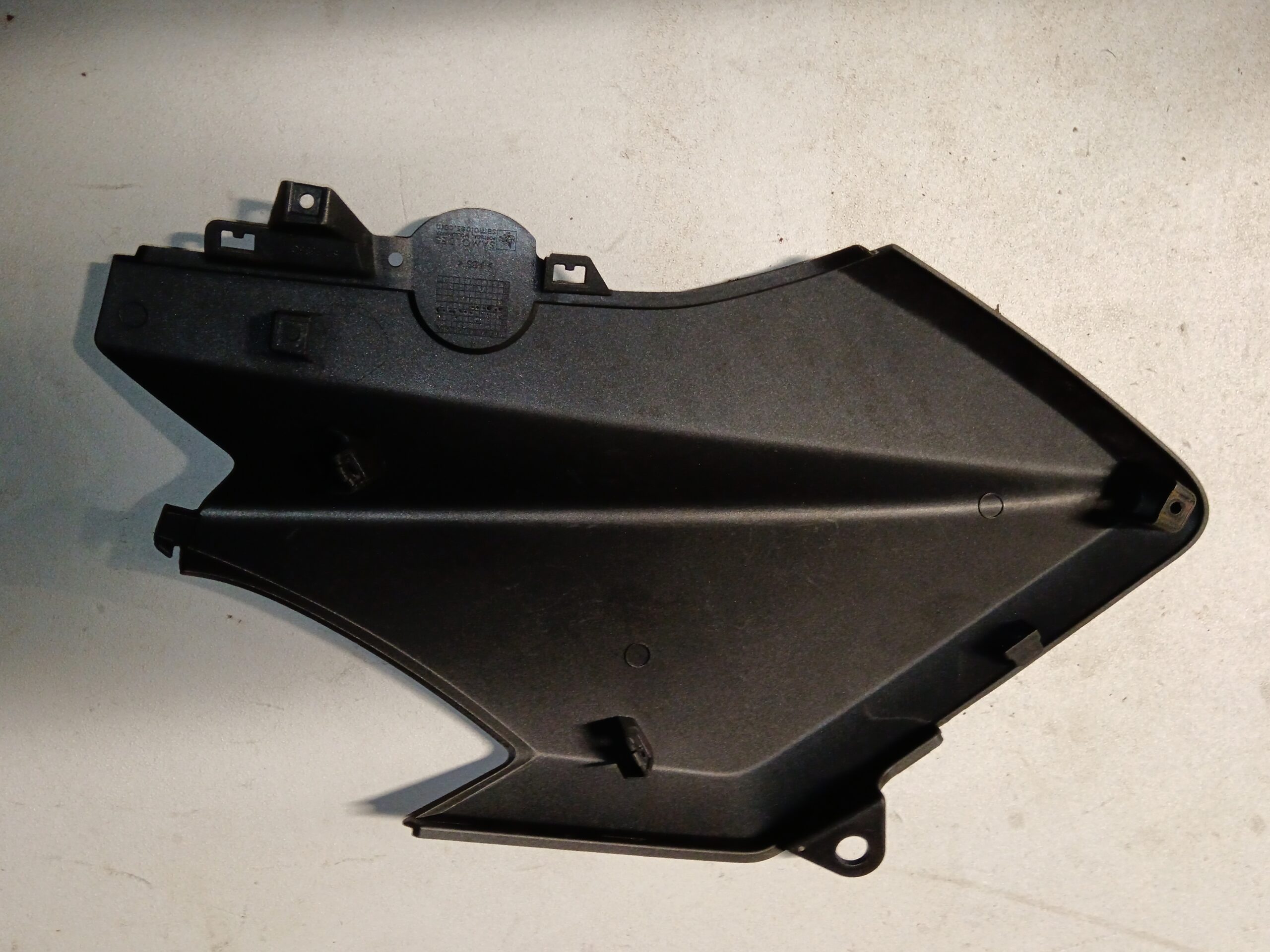 Embellecedor Frontal Superior Izquierdo Yamaha N-MAX. Recambio original. - Imagen 2