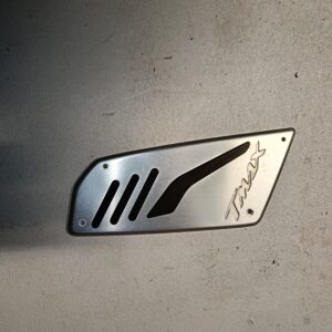 Embellecedor de aluminio original con grabado TMAX para protector de escape Yamaha TMAX 500 y 530 2008-2016