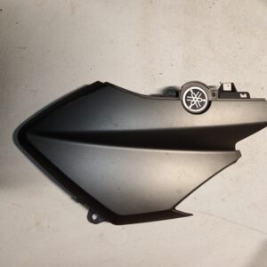Tapa embellecedora frontal superior derecha Yamaha NMAX 125 2015-2020 negro mate con logotipo