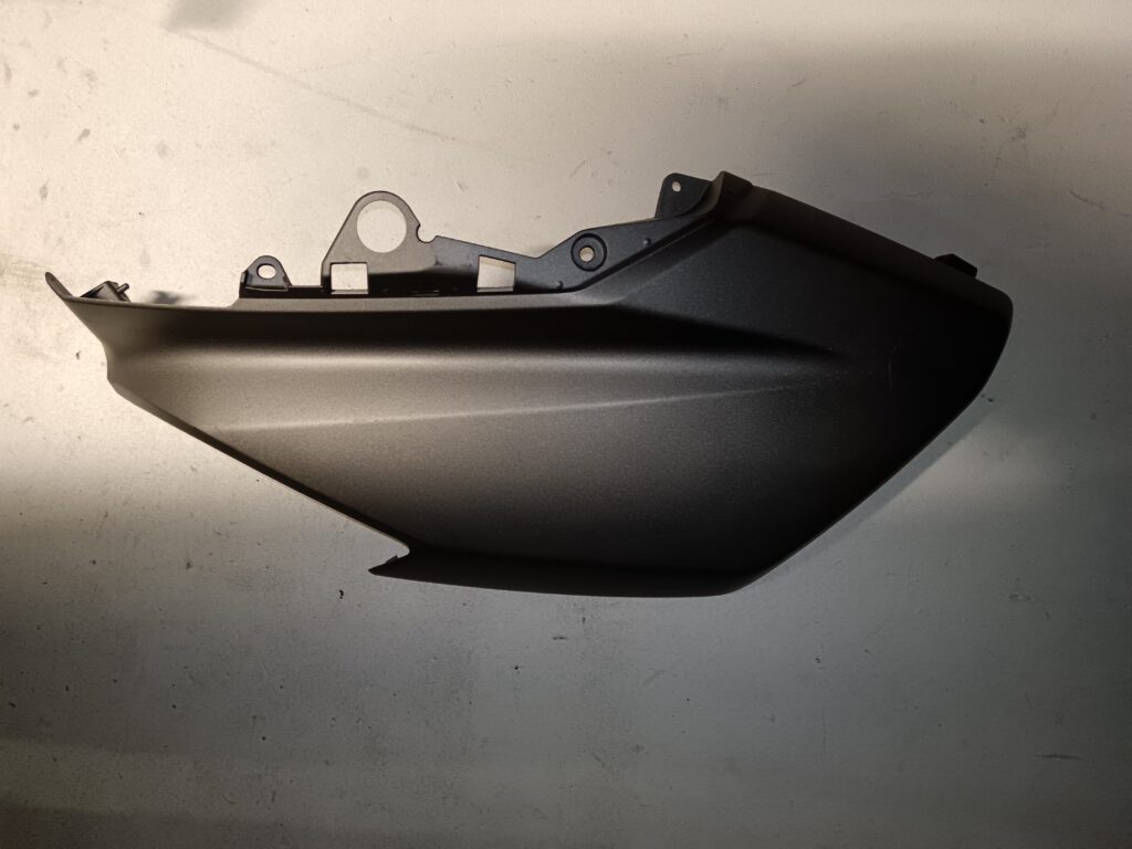 Quilla Derecha Original Yamaha NMAX 125 | Tapa Lateral Inferior - Negro Mate