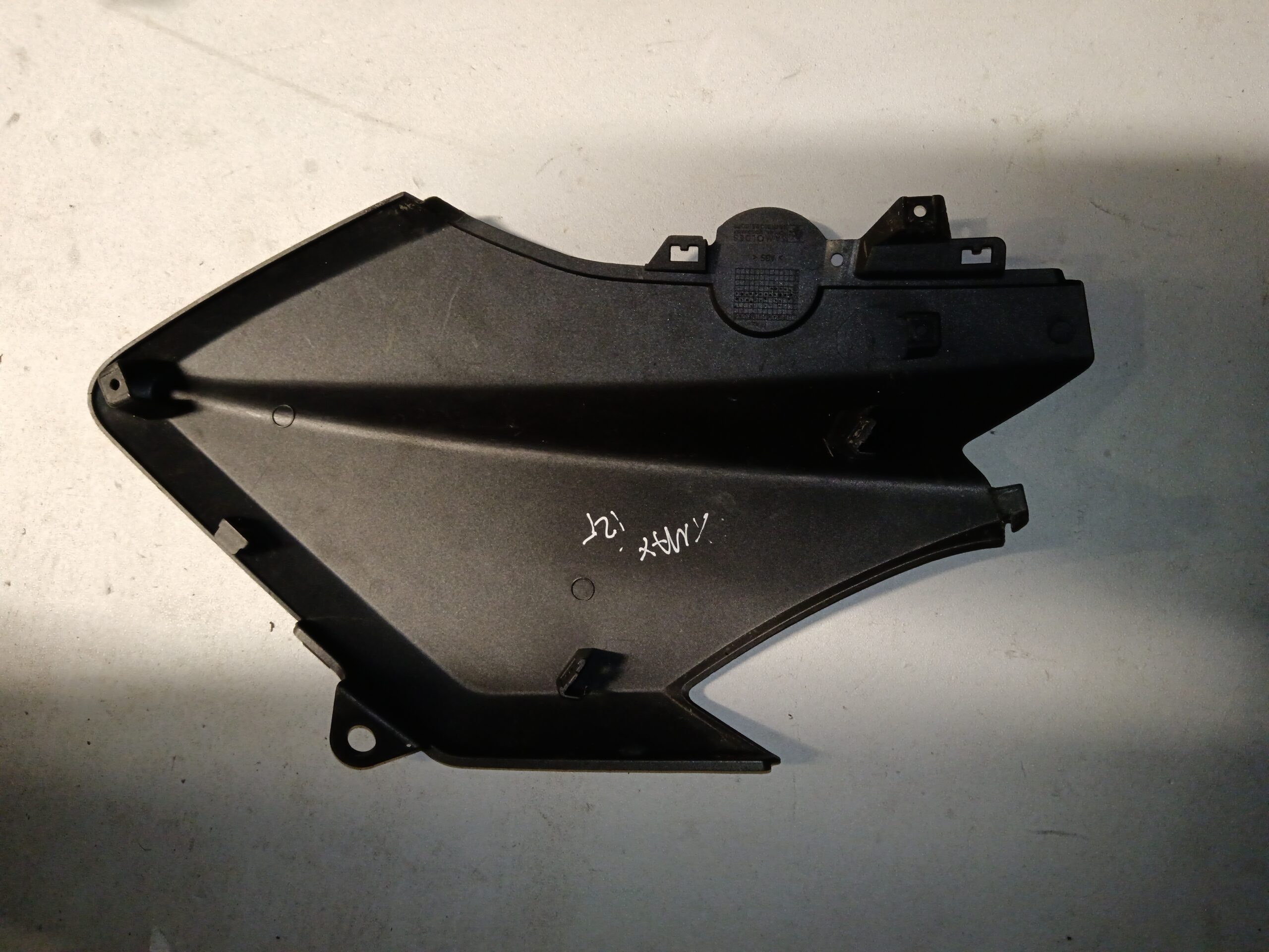 Embellecedor Frontal Superior Derecho Yamaha N-MAX (2015-2020). Recambio original. - Imagen 2