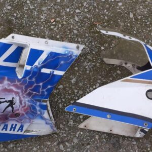 Conjunto de carenado lateral y frontal cúpula Yamaha TZR 80 1990 blanco azul con diseño aerografiado artes marciales.