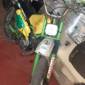 Moto infantil Mecatecno Grac 50cc revisada y en buen estado. Color verde y amarillo. Moto clásica para niños 300 euros.