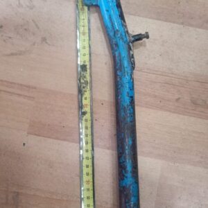 Caballete lateral o pata de cabra original para Suzuki DR Big 750, recambio con marcas de uso verificado en VAYAFABA.