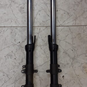Barras de suspensión recuperadas para Yamaha Fazer 600 año 2007 en buen estado para recambio de horquilla original.