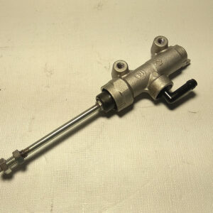 Bomba de freno trasera original para Suzuki V-Strom 650 modelo 2011. Cilindro maestro de freno trasero.