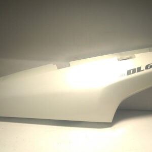Cacha trasera izquierda original de color blanco para Suzuki V-Strom 650 modelo 2011.