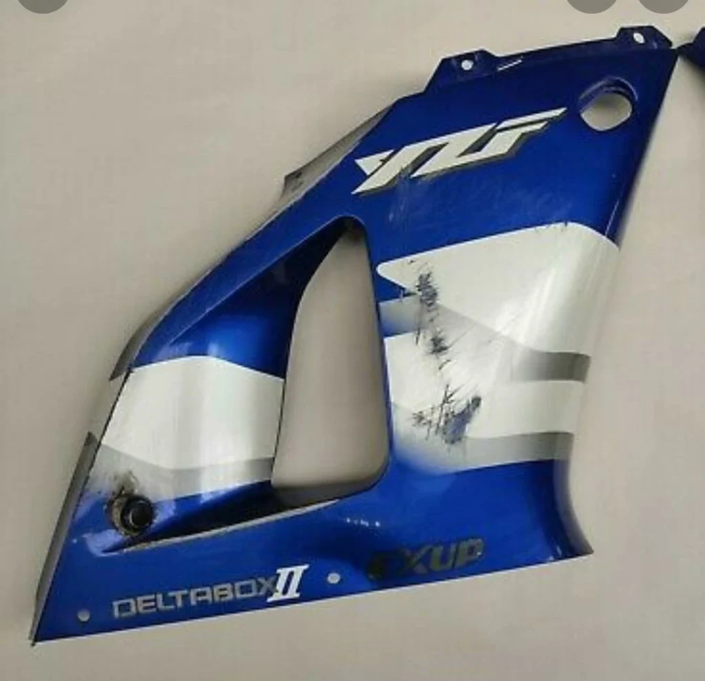 Carenado lateral derecho original para Yamaha YZF 1000 R1 (2000-2001) con adhesivos Deltabox II y EXUP.