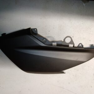 Carenado lateral frontal derecho original para Yamaha NMAX 125 y 155 (2015-2020), color negro mate, recambio verificado.