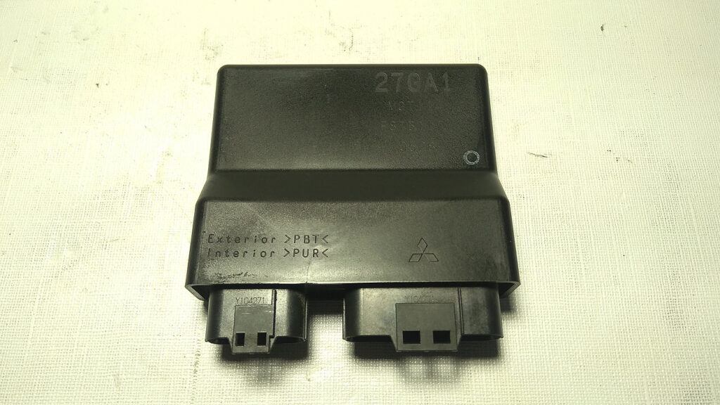 Centralita ECU original Mitsubishi 27GA1 para Suzuki V-Strom 650 año 2011. Unidad electrónica verificada.