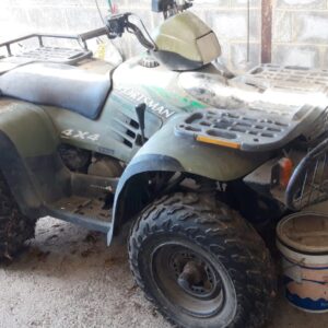 Unidad de despiece de quad Polaris Sportsman 500 4x4 del año 2000 en color verde. Recambios revisados.