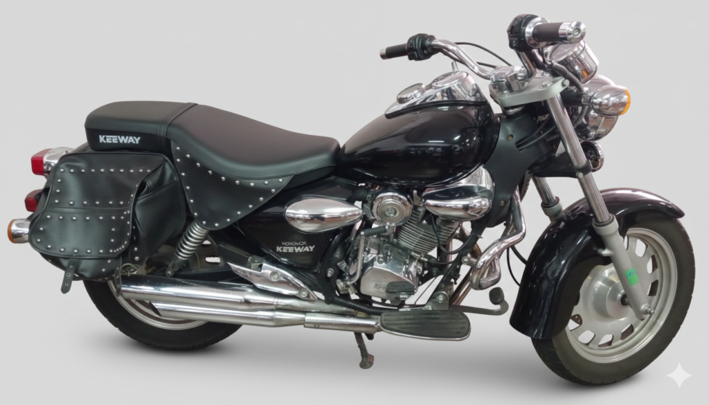 Despiece completo de moto Keeway Superlight 125 en color negro. Disponibilidad de recambios originales usados y componentes de motor.