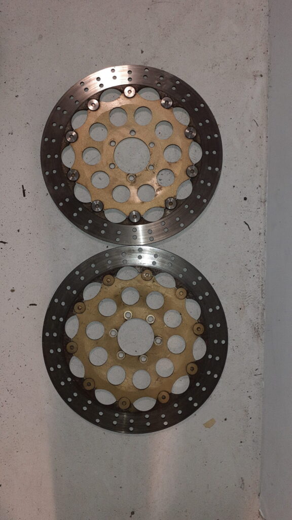 Pareja de discos de freno delanteros flotantes con núcleo dorado para motocicletas Cagiva Mito 125 y Ducati 900 SS Brembo.