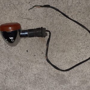Intermitente trasero reversible para Kawasaki Vulcan 500. Recambio original recuperado, apto para lado izquierdo o derecho.