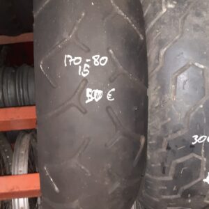 Neumático trasero para moto custom medida 170/80-15. Goma recuperada en buen estado con dibujo verificado.