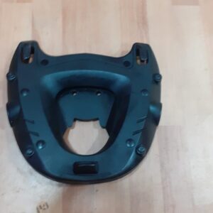 Soporte de baúl trasero y parrilla original para Suzuki Burgman 400 año 2008. Recambio recuperado en perfecto estado.