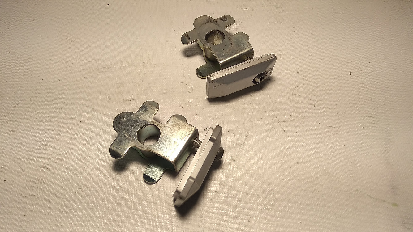 Juego de tensores de cadena originales para basculante de Suzuki V-Strom 650. Piezas de despiece revisadas.