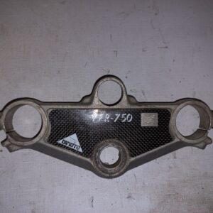 Tija superior original para Honda VFR 750 (1990) con protector de tija efecto fibra de carbono.