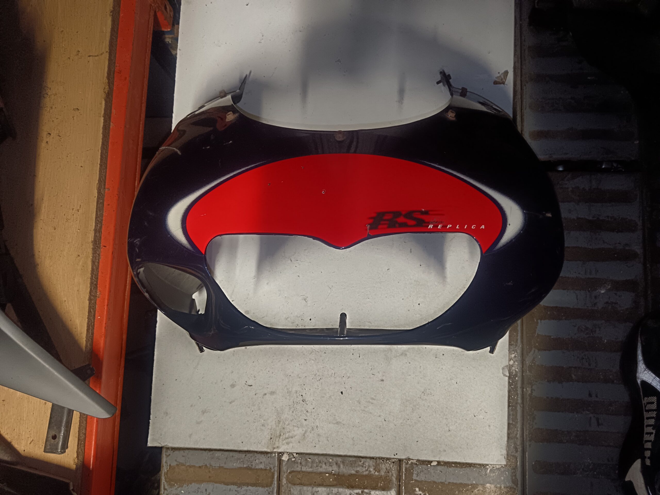 Carenado frontal original para moto Aprilia RS 50 125 modelo Replica.
