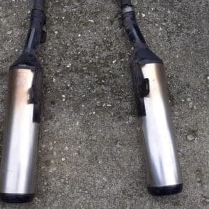 Pareja de escapes Sito para Kawasaki GPZ 600, modelos de 1990 a 1992, mostrando ambos silenciosos desde una vista superior.