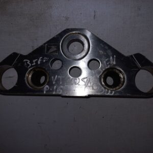 Tija superior de dirección para motocicleta Honda VT 600 Shadow, vista frontal detallada de la pieza metálica original.